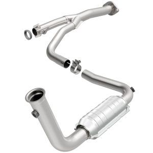 MagnaFlow 2004-2004 Jeep Liberty OEM Grade Federal / EPA Compliant Direct-Fit Catalytic Converter