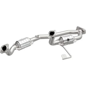 MagnaFlow 2001-2003 Ford Windstar HM Grade Federal / EPA Compliant Direct-Fit Catalytic Converter